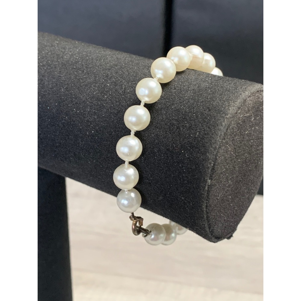 Vintage Faux Pearl Knotted Strand Bracelet Cream Round Beads 6.5 Inch 4652
